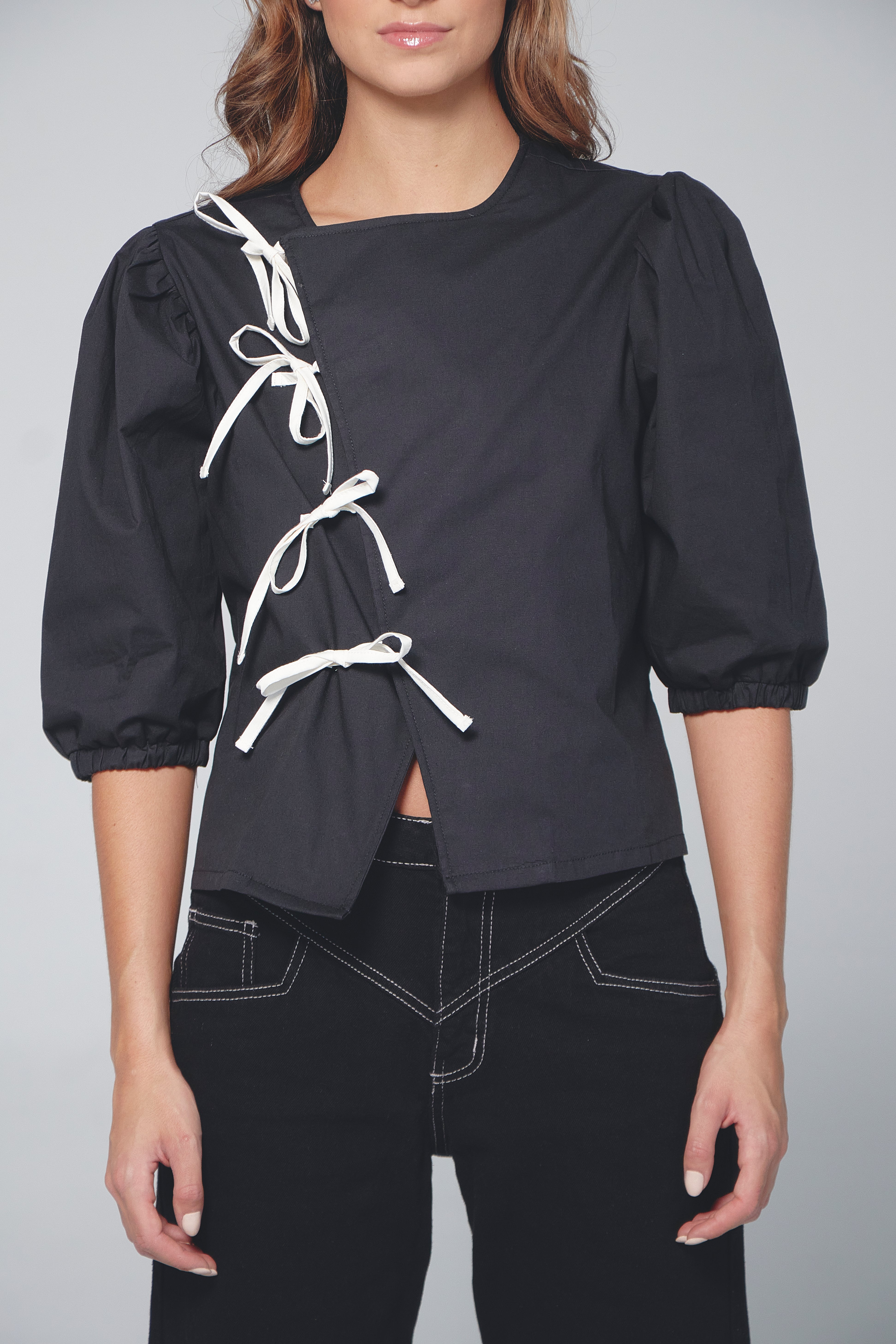 THE KNOT BLOUSE - BLACK