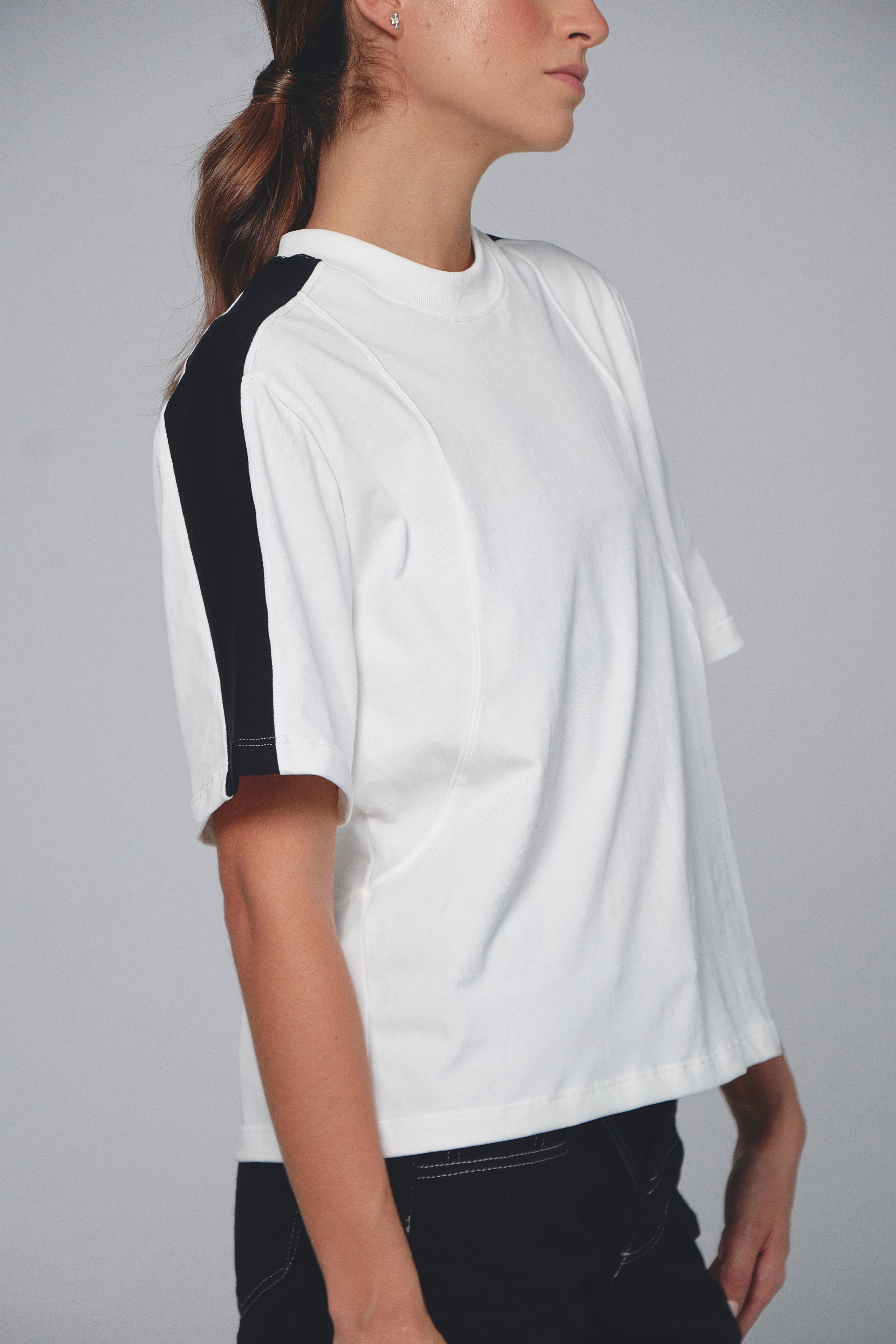 PARALLEL SHIFT TEE - BLACK & WHITE