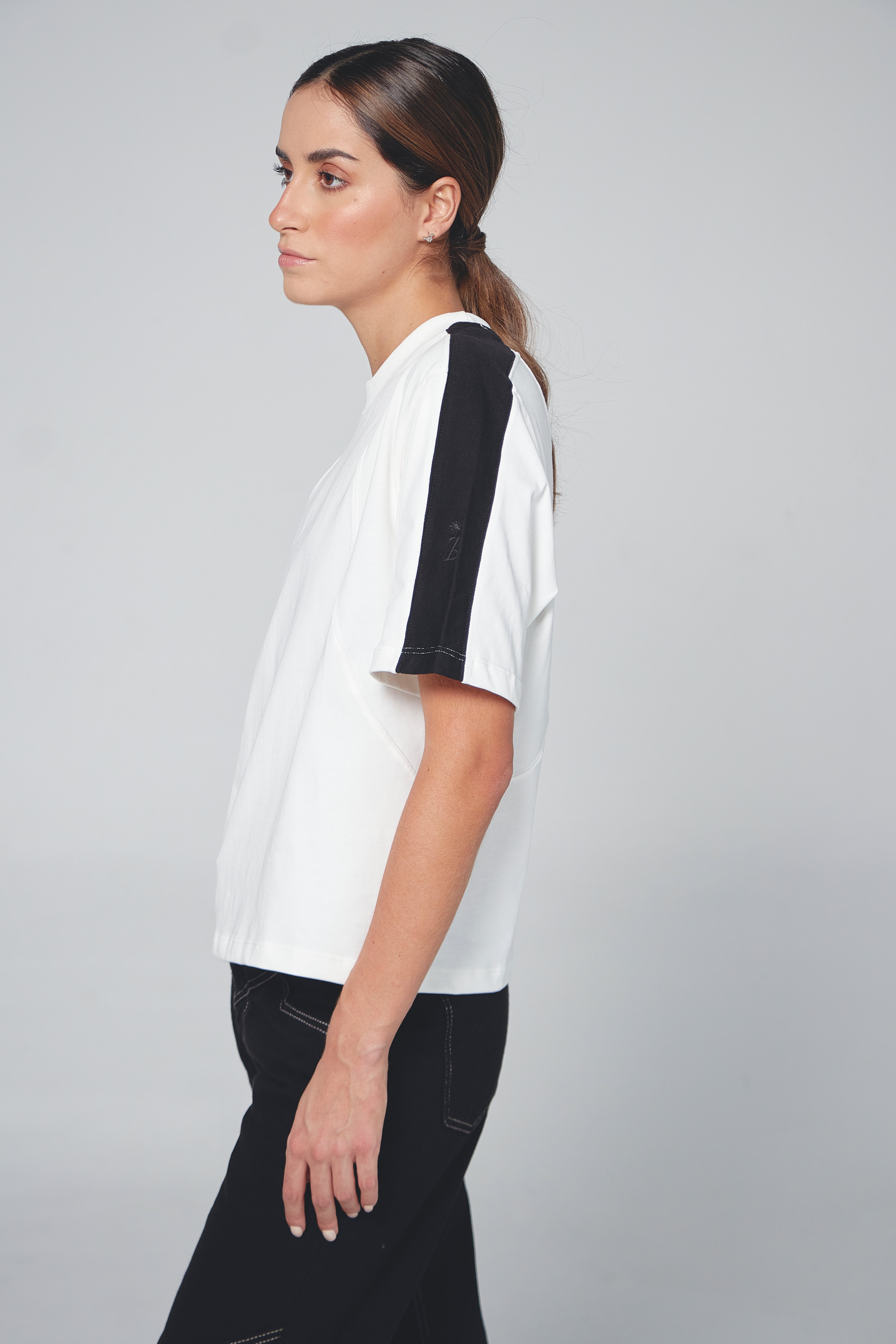 PARALLEL SHIFT TEE - BLACK & WHITE